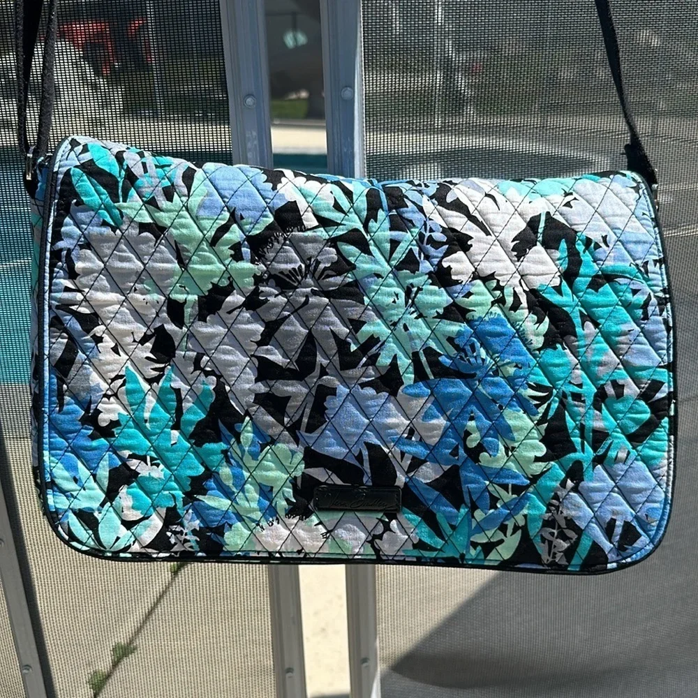 Vera Bradley tooled messenger quilted blue/green/white/ black leaves